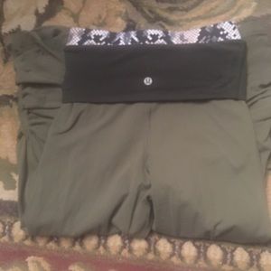 Lululemon crop pants